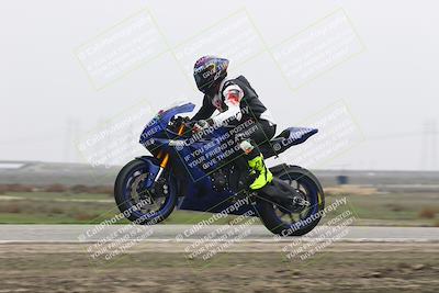 media/Nov-30-2025-TrackDaz (Sun) [[d8b22663df]]/B Group/Session 5 (Wheelie Bump)/